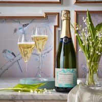 Platinum Jubilee English Sparkling Wine