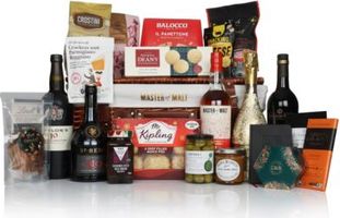 The Festive Favourites Hamper Gin